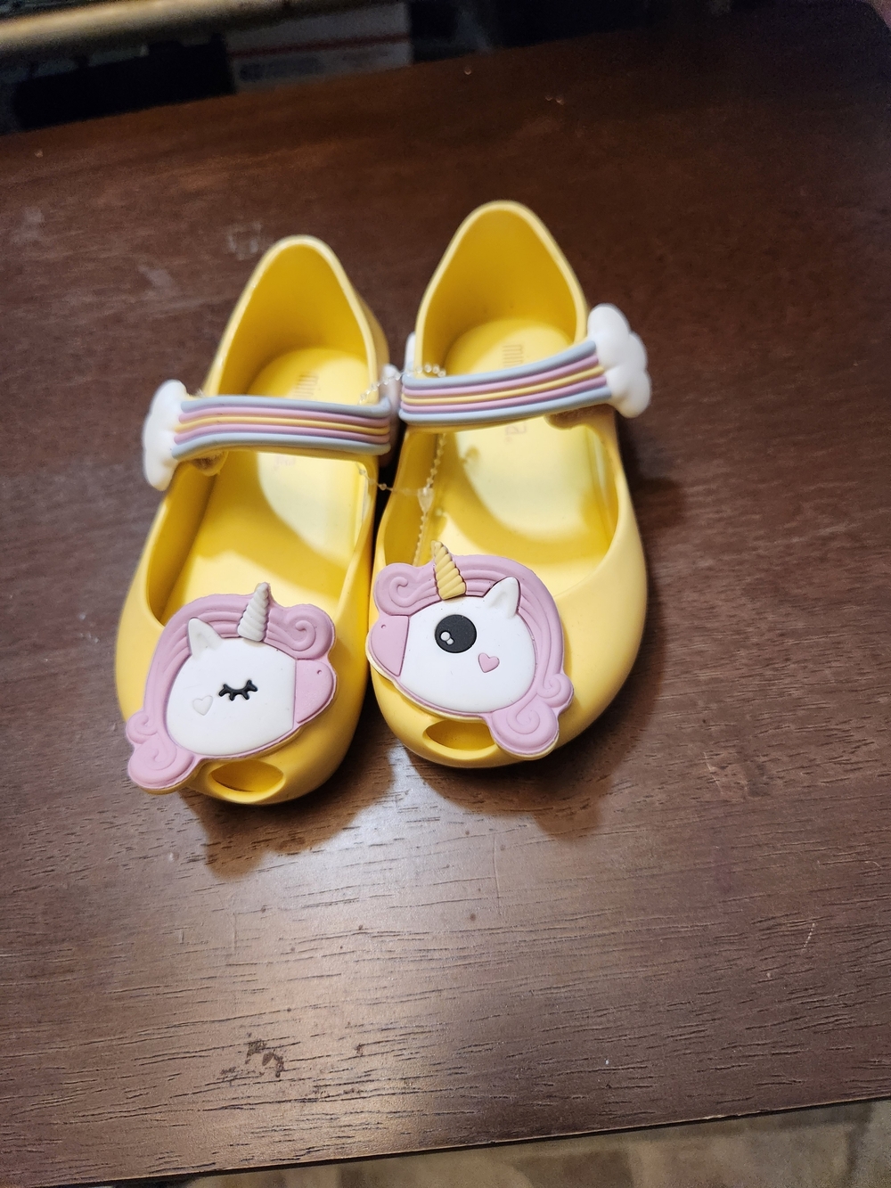 Mini Melissa Yellow Unicorn Mary Jane Sandals with Pink Charm